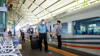 Lonjakan Penumpang: Dari Kereta Komuter ke Kabin Udara Inovatif, Tantangan dan Keselamatan di Jalur Darat