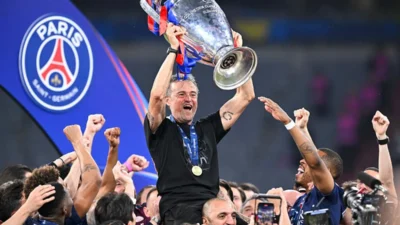 Luis Enrique Siapkan PSG untuk Dominasi Ganda: Rotasi Squad, Kontrak Rp340 Miliar, dan Tantangan Ligue 1 vs Lyon