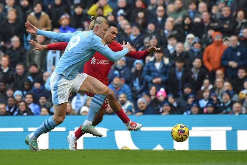 Man City vs Liverpool: Duel Sengit di Etihad, Dampak pada Papan Klasemen dan Transfer Musim Panas