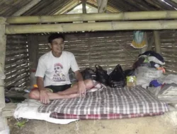 Menguak Kesulitan 10 Tahun Tinggal di Rumah Gubuk Tanpa Listrik, Ibu di Pandeglang Bertahan Hidup dengan Dua Anak