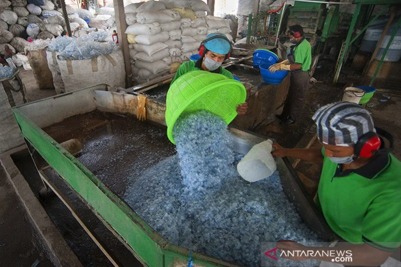 Menperin: Stok Plastik Aman, Namun Perang Iran Memicu Lonjakan Harga Plastik dan Ongkos Produksi