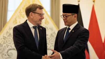 Menteri Luar Negeri Indonesia Gencar Lindungi WNI di Luar Negeri, Kunjungan Diplomatik Tingkatkan Hubungan Global