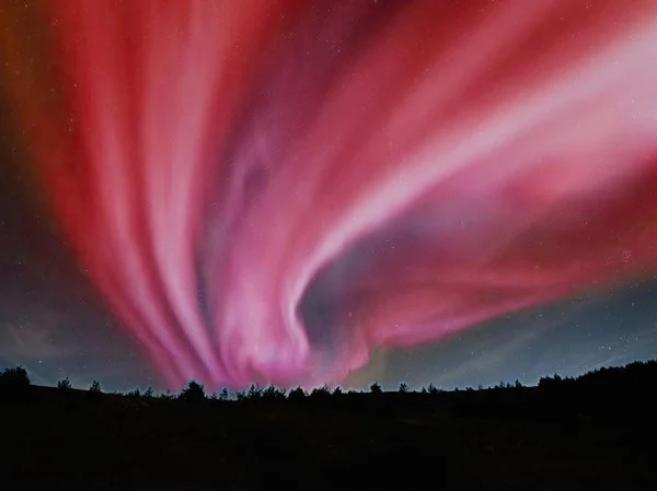 Misteri Langit Merah Australia: Fenomena Langka yang Memukau Dunia