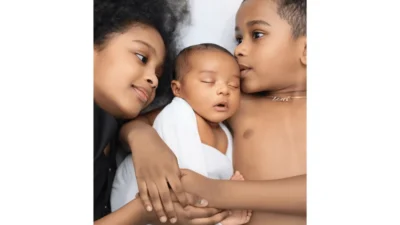 Momen Manis: 7 Foto Newborn Cley, Si Anak Ketiga Chacha Thakya & Ricky Perdana yang Bikin Hati Meleleh