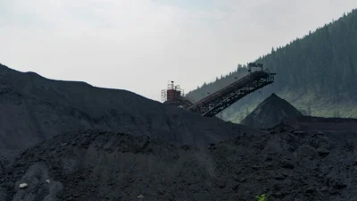 Mutiara Hitam Indonesia: Dilema Batu Bara di Tengah Gejolak Geopolitik Global