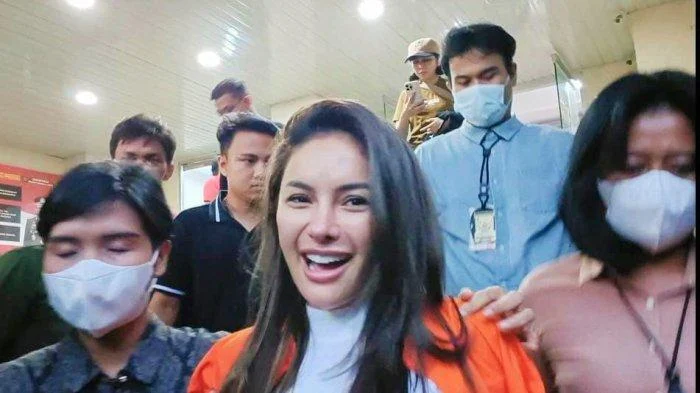 Nikita Mirzani Masih di Rutan: Kesehatan Stabil, Keterampilan Menjahit Meningkat, dan Proses Hukum yang Masih Panas