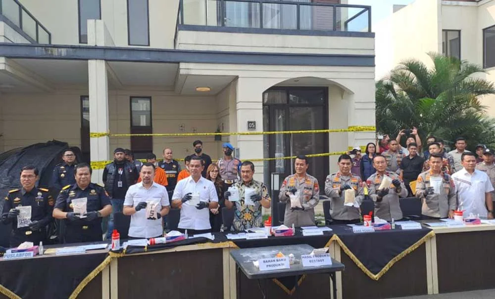 Operasi Besar Bareskrim Bongkar Pabrik Ekstasi 1 Ton di Semarang, Jaringan Narkoba Pakai Jasa Ojol