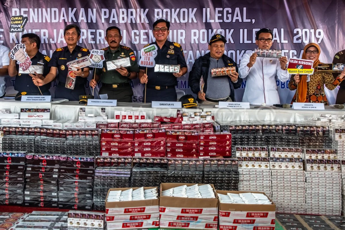 Pengamat Tantang Polri: Ungkap dan Gagalkan Produksi Rokok Ilegal di Tengah Penyidikan KPK-PPATK