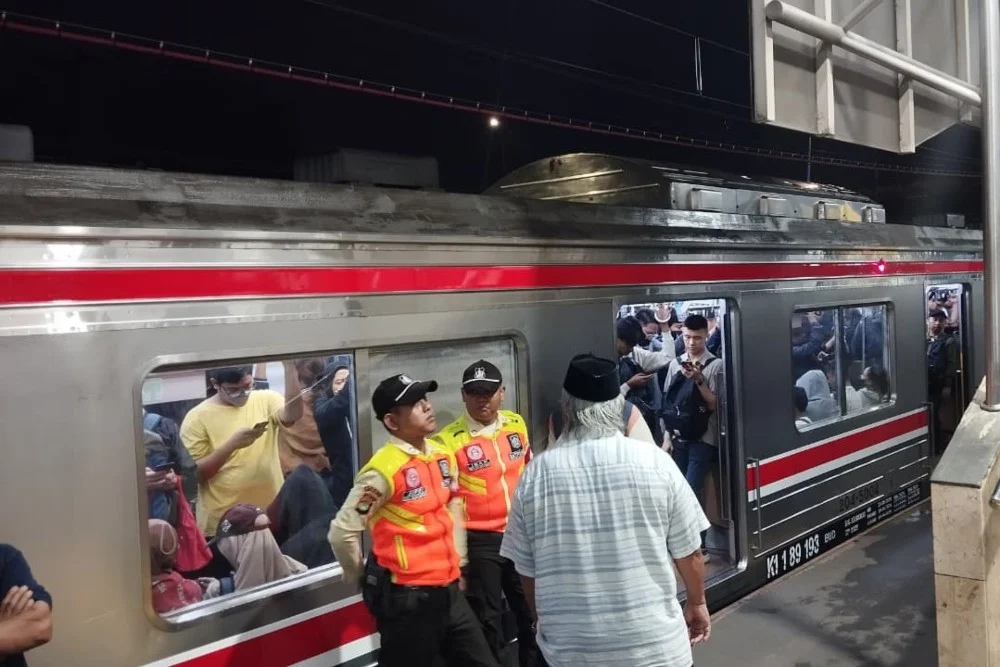 Peringatan Perjalanan: Gempa Susulan di Jepang dan Krisis Kereta Api Indonesia Mengguncang Penumpang