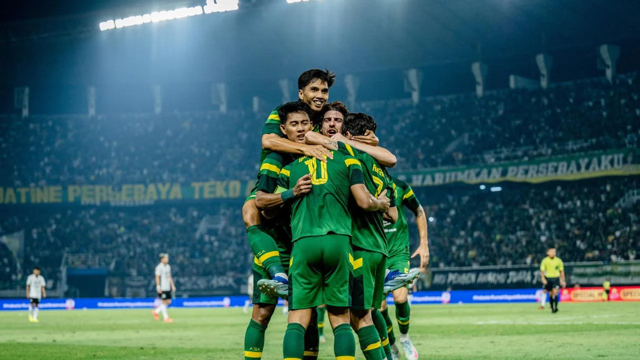 Persebaya Surabaya Terpuruk? Kekalahan Telak, Kritik Taktik, dan Kejutan Jersey Kuning yang Menggugah Fans