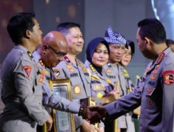 Polisi Humanis Bantu Azizah, Sahroni Sumbang Puluhan Juta Rupiah: Tindakan Empati yang Menginspirasi