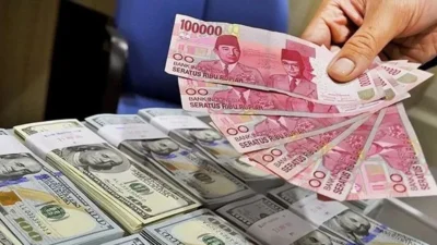 Rupiah Anjlok, Peminat Tabungan Valas Kian Merekah