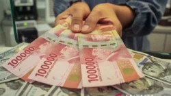 Rupiah Terseret ke Level Rp17.286, Dipengaruhi Sentimen Minyak dan Timur Tengah