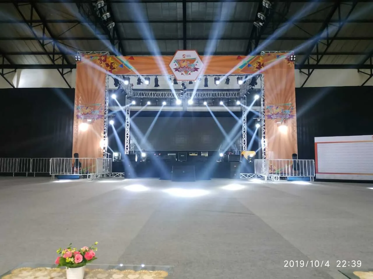 Ryan Gosling: Dari Bunga di Set DAYS hingga Panggung Besar Sinema dan Tren Kuliner