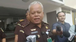 Sahroni Desak Kejagung Evaluasi Nasib Terdakwa dalam Kasus Amsal, Beda Dari Kasus Toni Aji