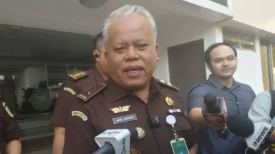 Sahroni Desak Kejagung Evaluasi Nasib Terdakwa dalam Kasus Amsal, Beda Dari Kasus Toni Aji