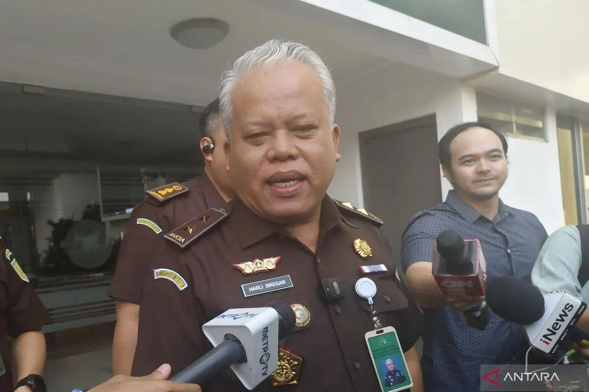 Sahroni Desak Kejagung Evaluasi Nasib Terdakwa dalam Kasus Amsal, Beda Dari Kasus Toni Aji