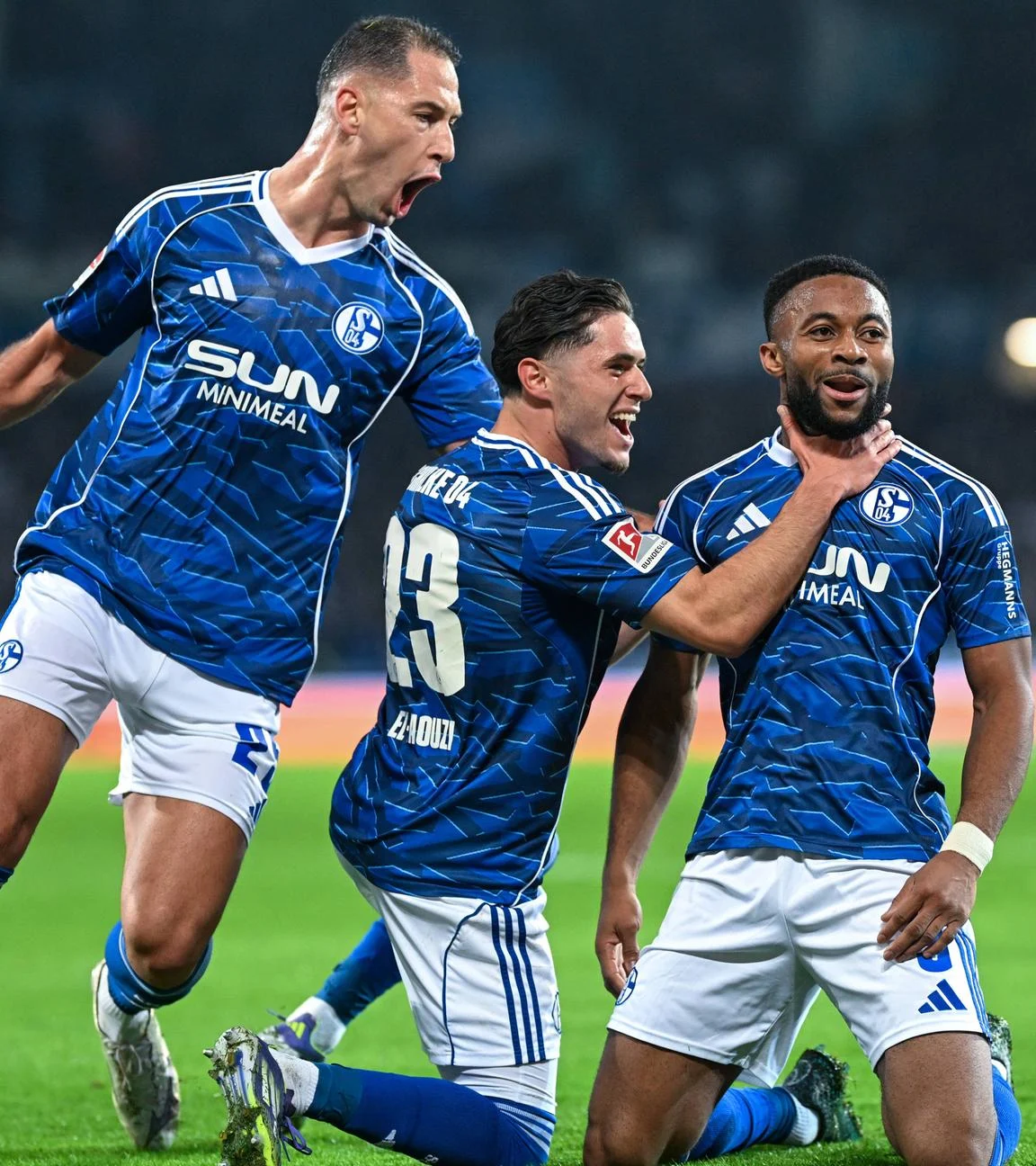 Schalke 04 Menang Dramatis dengan Sepuluh Pemain, Langkah Krusial Menuju Promosi 2. Bundesliga