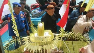 Sedekah Laut TPI Juwana Pati Ganti Simbol: Kepala Kerbau Gantikan Kepala Kambing, Menghidupkan Tradisi Wayang Topeng Kedung Panjang