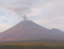 Semeru Meletus Tujuh Kali dalam Satu Hari, Kolom Abu Mencapai 1,1 km – Ancaman Besar di Jawa Timur