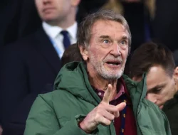 Sir Jim Ratcliffe Dikepung Tekanan: Apakah Michael Carrick Akan Jadi Manajer Tetap Manchester United?