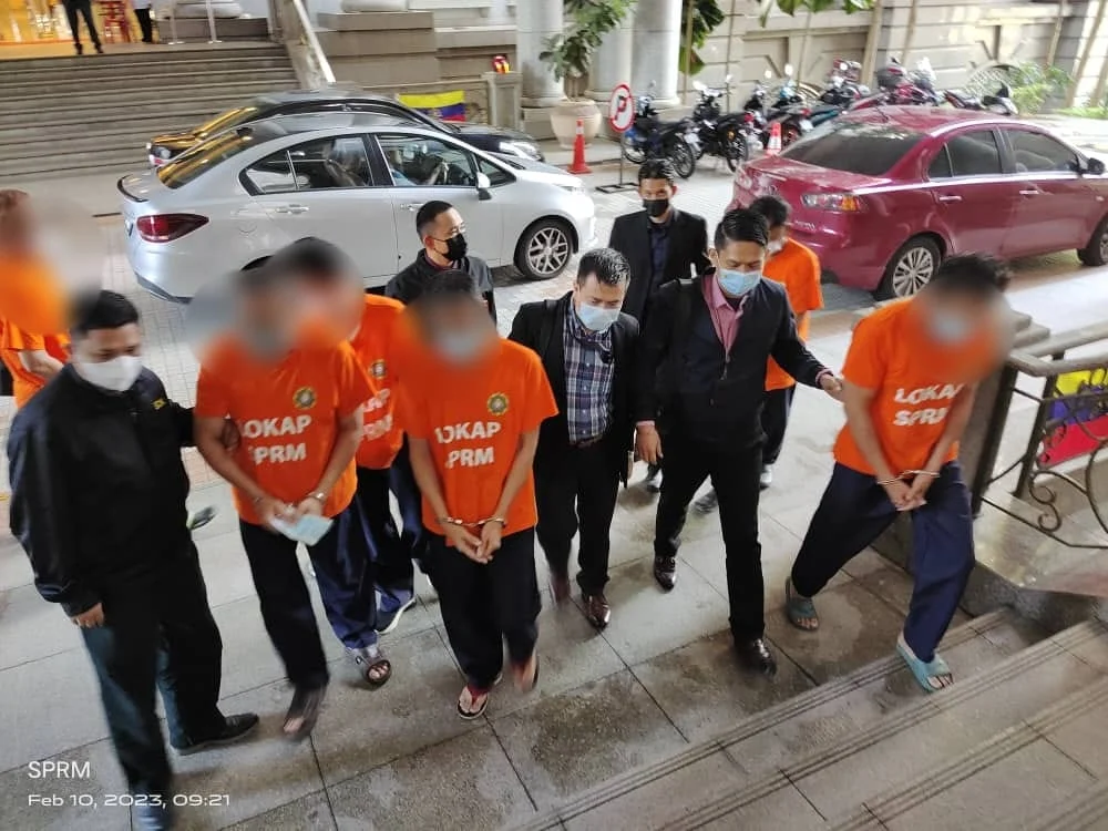 Skandal Penipuan Tiket Umrah: Ratu Meta & Anisa Bahar Bongkar Rencana Pelarian Ratusan Juta Rupiah