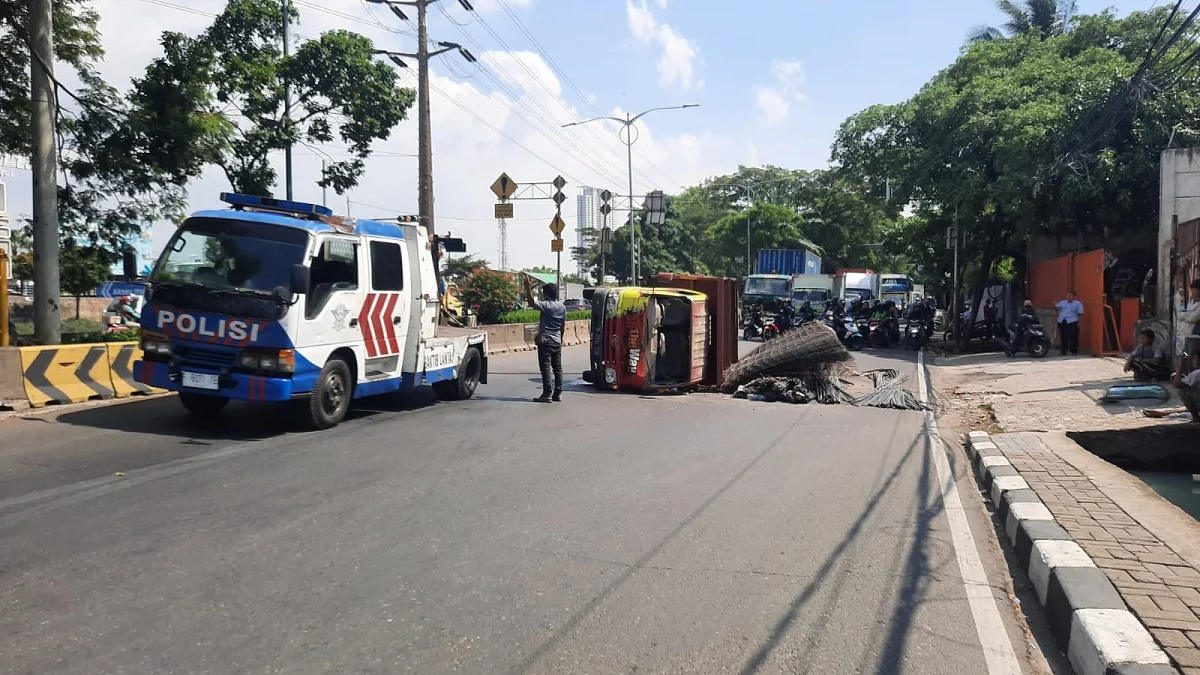 Sopir Truk Diduga Hilang Kendali, Tabrakan Fatal di Jalan Daan Mogot dan Pantura Menewaskan Pengendara Motor