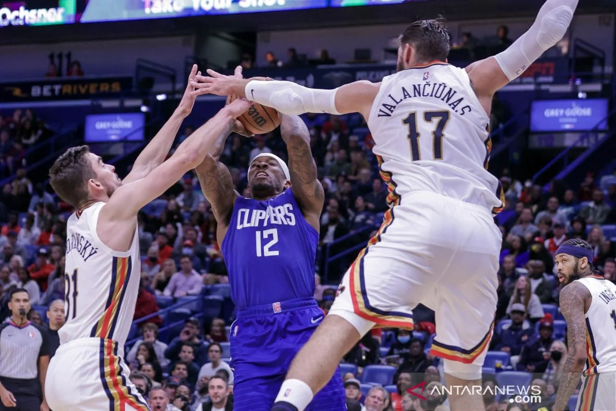 Spurs Dominasi Tanpa Bintang, Clippers Terkapar 118-99 – Apa Arti Kemenangan Ini Menjelang Playoff?