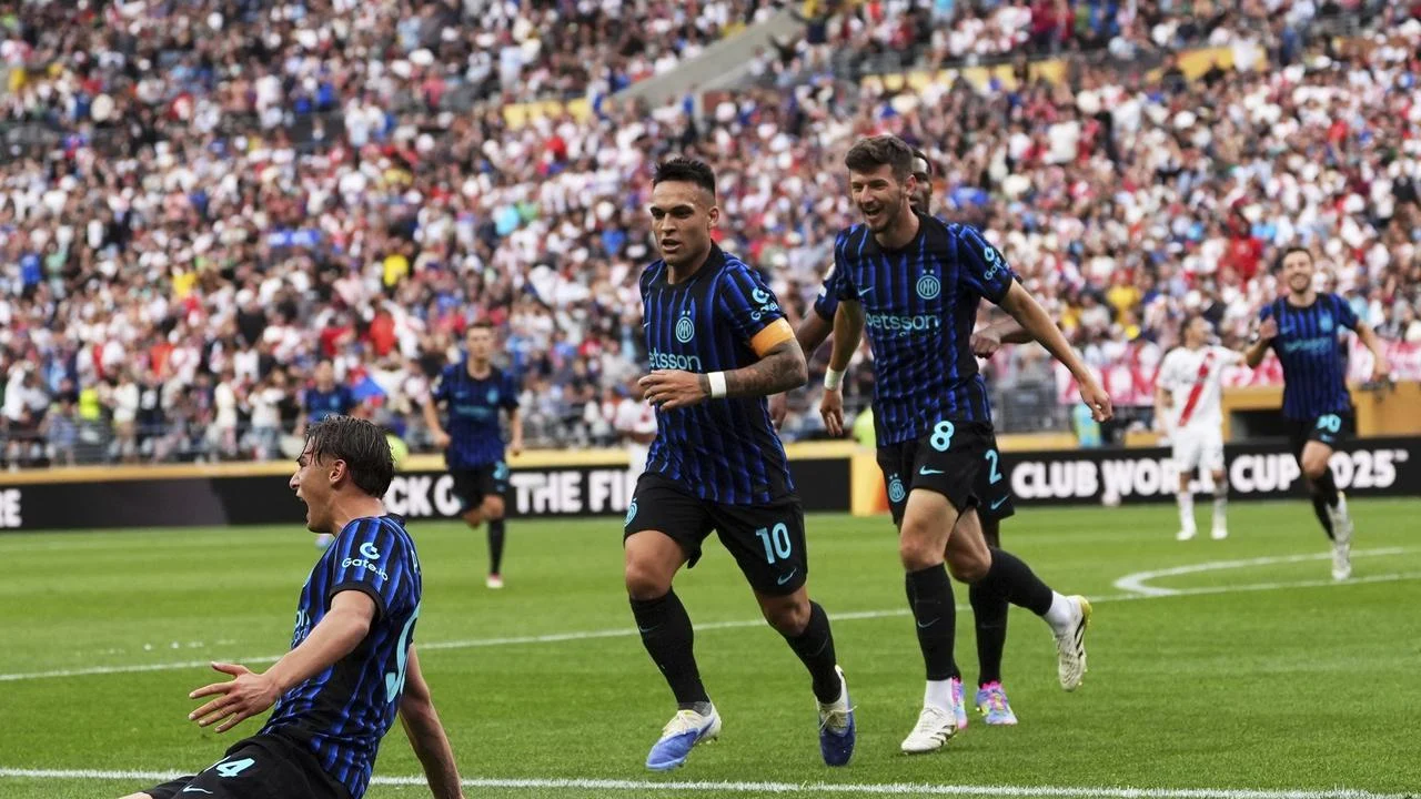 Talenta Muda Italia Bersinar Meski Timnas Gagal: Kisah Francesco Pio Esposito dan Harapan Baru Serie A