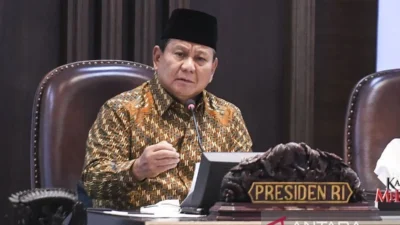 Teddy Ungkap Komitmen Bisnis Rp575 Triliun Prabowo, Ekonomi Stabil di Tengah Isu Inflasi Pengamat