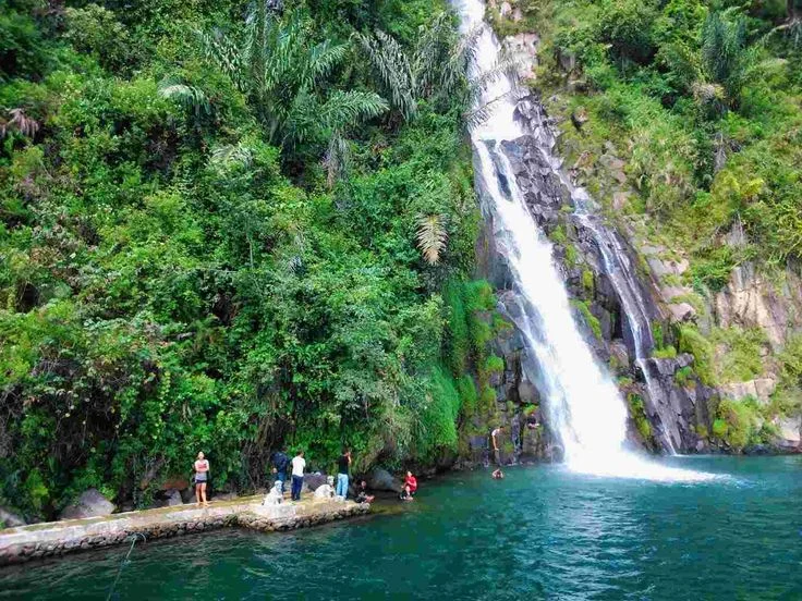 Tragedi Danau Toba: Mahasiswa Unika Tiba‑tiba Tenggelam Saat Berenang di Air Terjun Situmurun