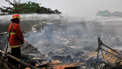Tragedi Kebakaran SPBE Bekasi: 19 Rumah Hancur, 2 Petugas Meninggal, Ratusan Korban Terkena Dampak