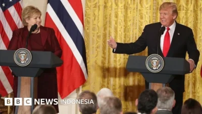 Trump Tolak Minta Maaf ke Paus Leo XIV, Sementara Gambar AI Memicu Kontroversi Global