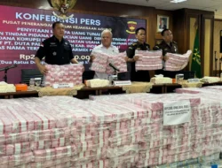 Uang Dolar AS Rp1 Miliar Disita Kejagung dari PT AKT Samin Tan, Ungkap Jejak Korupsi Cukai Rokok