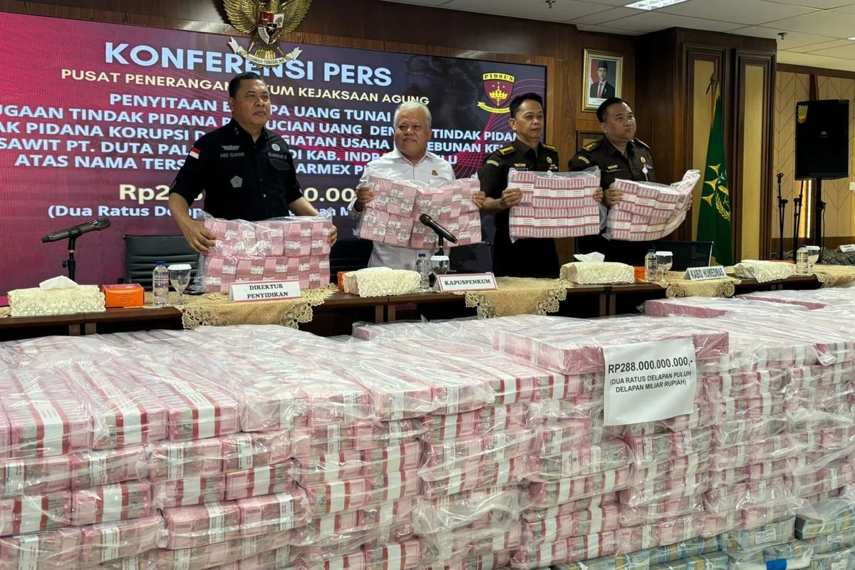 Uang Dolar AS Rp1 Miliar Disita Kejagung dari PT AKT Samin Tan, Ungkap Jejak Korupsi Cukai Rokok