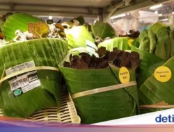 Viral! Toko Es Krim Pakai Daun Pisang, Harga Plastik Meroket 80% – UMKM Didorong Beralih ke Kemasan Tradisional