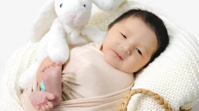 7 Foto Eksklusif Andrew Carlina, Anak Erika, Memukau di Perdananya Syuting Film Titlebase