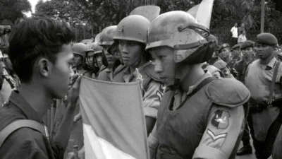Aksi Mundur 14 Menteri yang Paksa Soeharto Menyerah: Drama di Balik Reformasi