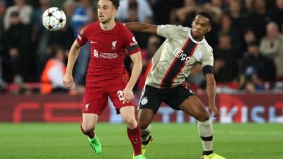 Anthony Gordon Dapat Peringatan Keras dari Bayern Munich, Liverpool dan Arsenal Masih di Jalur