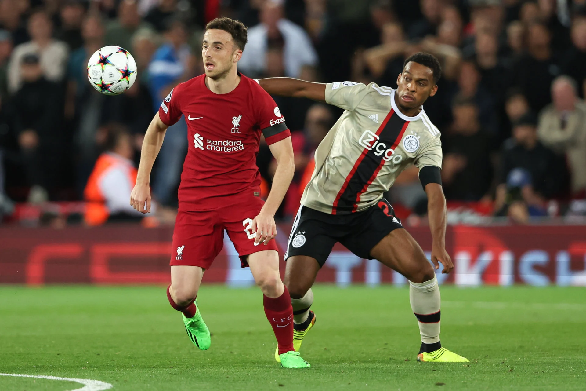 Anthony Gordon Dapat Peringatan Keras dari Bayern Munich, Liverpool dan Arsenal Masih di Jalur