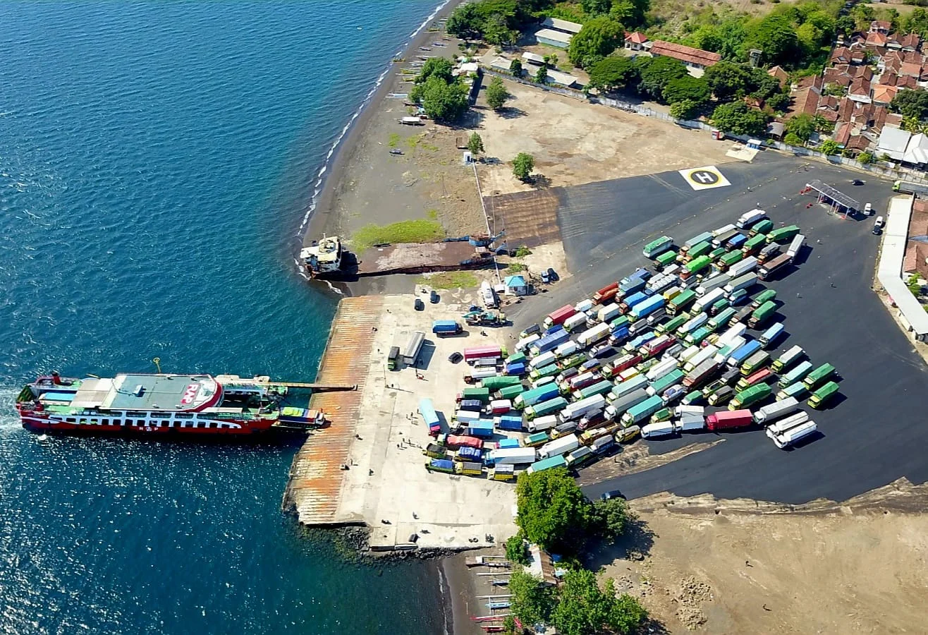 Antrean Kendaraan Penyeberangan Ketapang-Gilimanuk Terurai Setelah Air Laut Surut