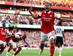 Arsenal Siap Gempur Fulham: Tekanan Puncak Premier League dan Kontroversi VAR di Champions League