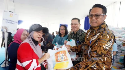 Bank Mandiri Sumbang Sembako untuk Masyarakat Prasejahtera di Makassar