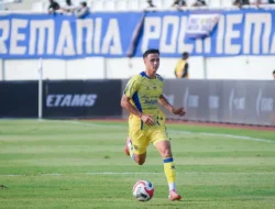 Bojan Hodak Bongkar Alasan Pasang Fitrah Maulana di Laga Persib Bandung vs Arema FC