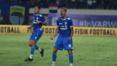 Bojan Hodak Lega Usai Bawa Persib Menang Tipis di Kandang Semen Padang