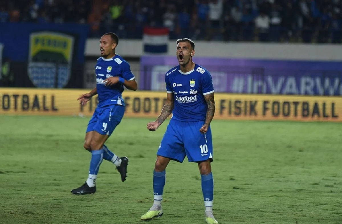 Bojan Hodak Lega Usai Bawa Persib Menang Tipis di Kandang Semen Padang