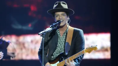 Bruno Mars Bersinar di Detroit: Pertunjukan yang Tak Terlupakan