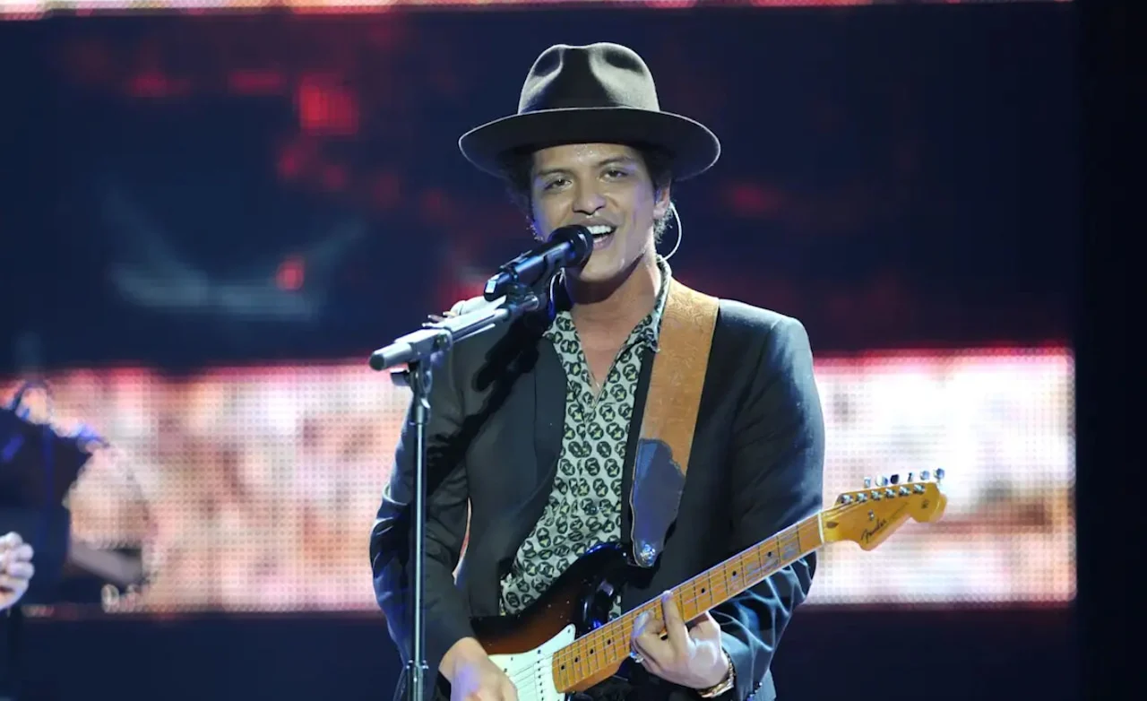 Bruno Mars Bersinar di Detroit: Pertunjukan yang Tak Terlupakan