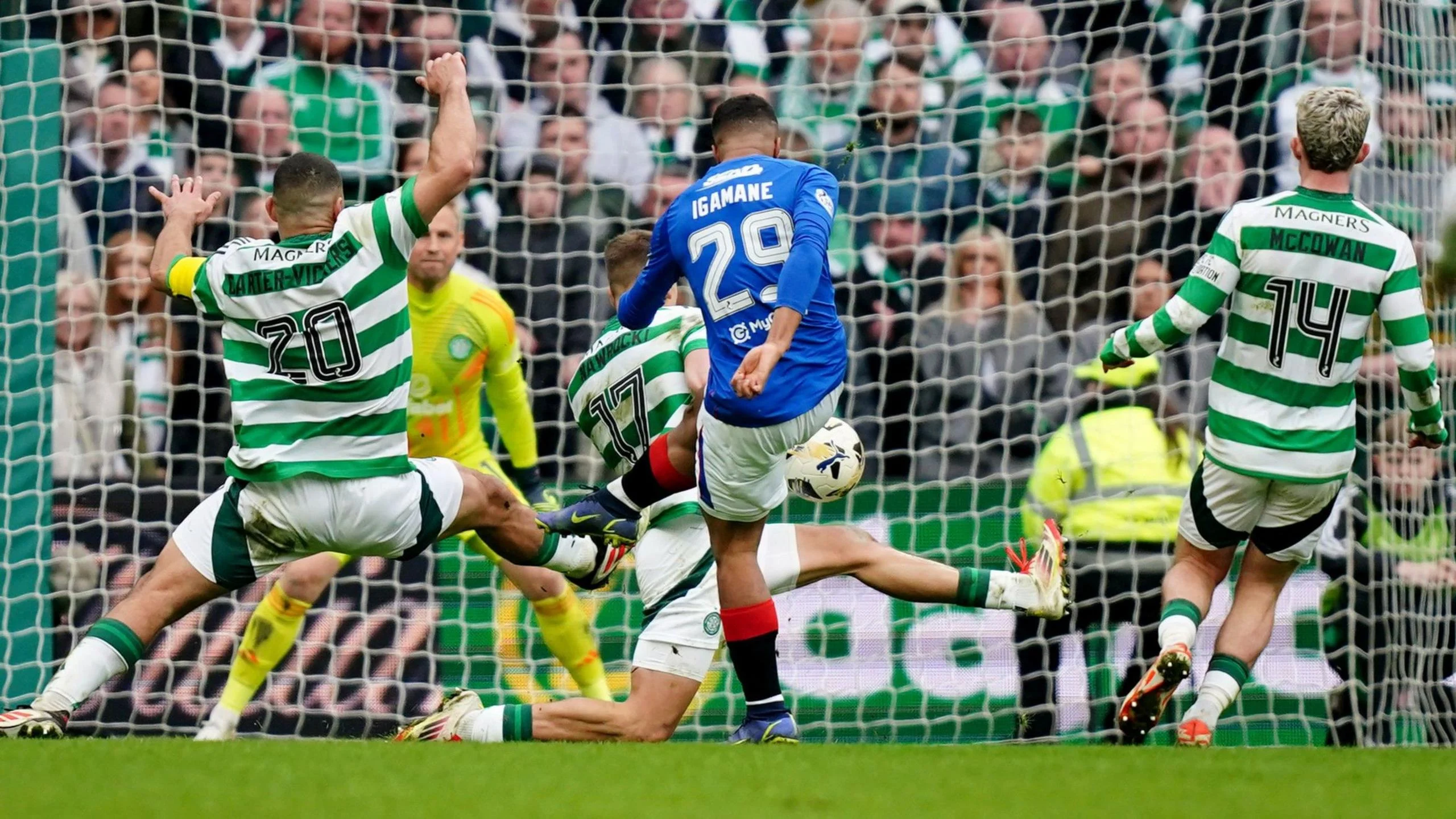 Celtic Membantai Rangers 3-1: Pertarungan Sengit di Scottish Premiership