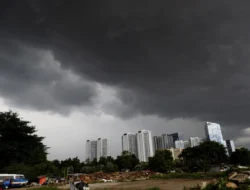 Cuaca Ekstrem Melanda Indonesia: Hujan Lebat dan Angin Kencang Mengintai